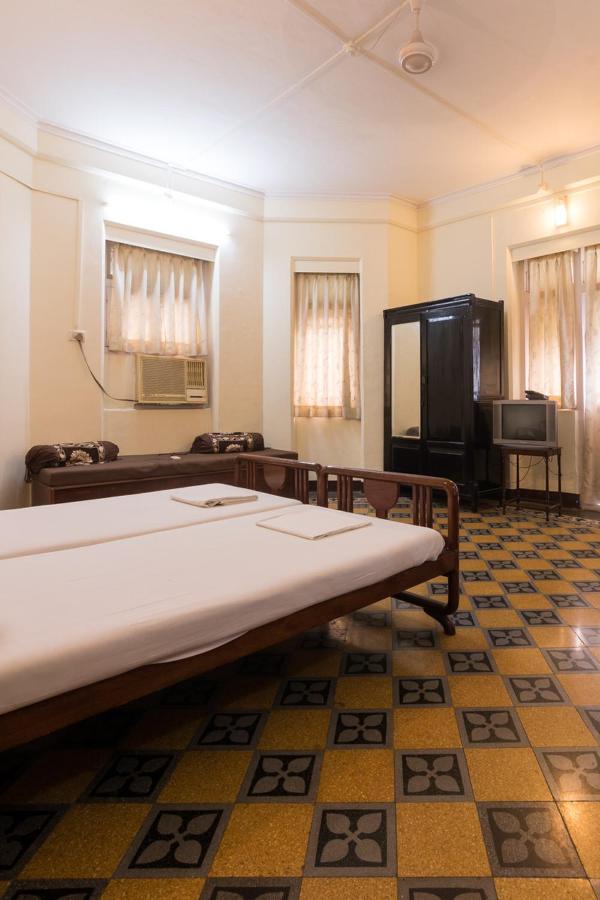 Bentleys Hotel Mumbai Luaran gambar