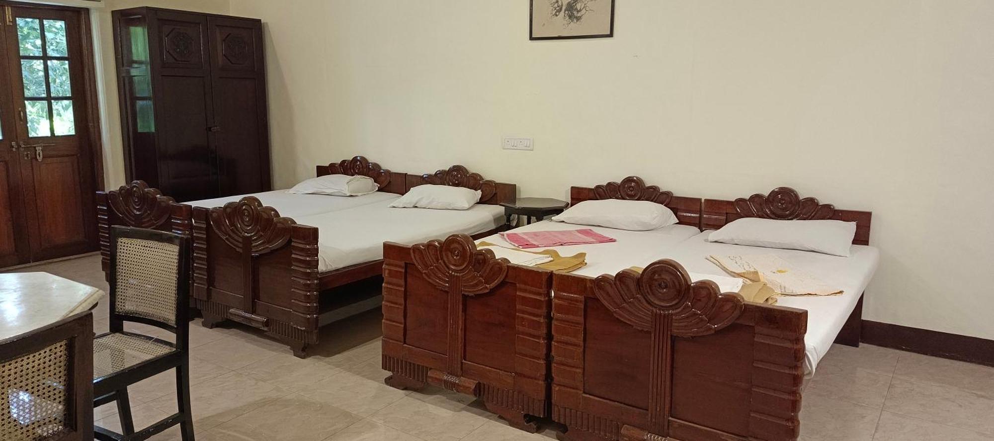 Bentleys Hotel Mumbai Luaran gambar
