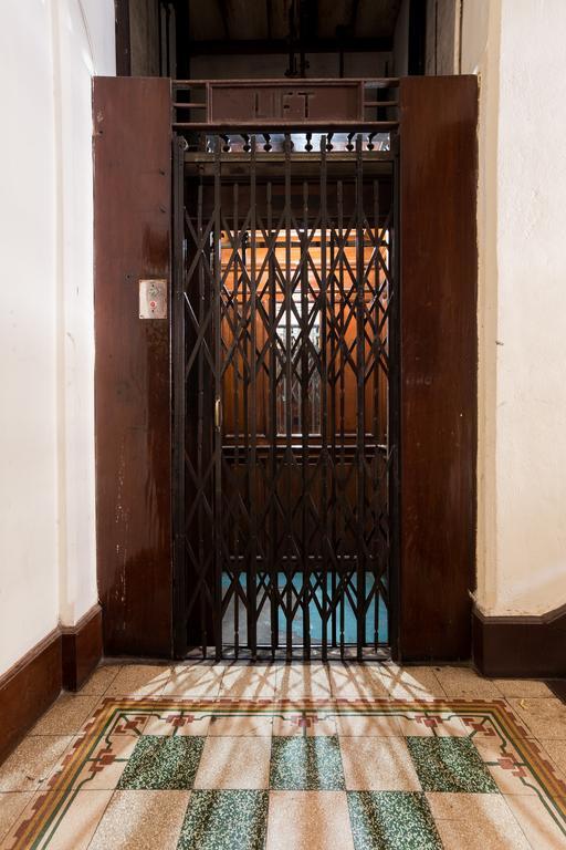 Bentleys Hotel Mumbai Luaran gambar
