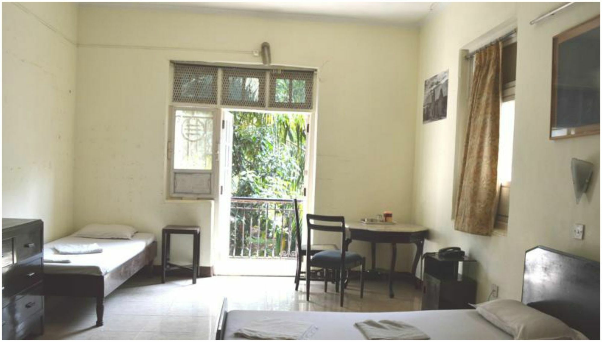 Bentleys Hotel Mumbai Luaran gambar